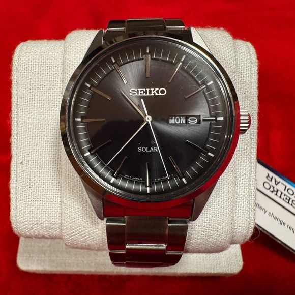Brand New Seiko Conceptual Black Dial Men’s Watch – Box & Tags